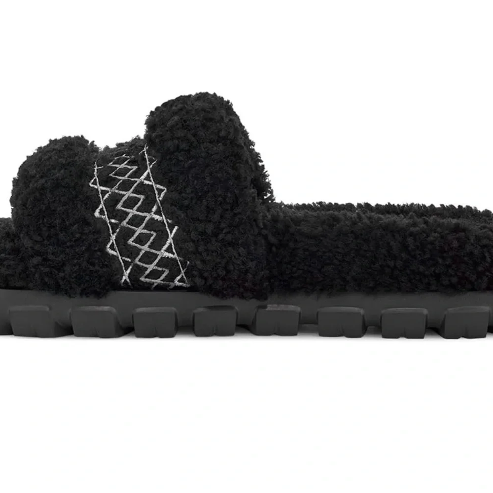 UGG Cozetta Braid Slippers - Picture 9 of 9